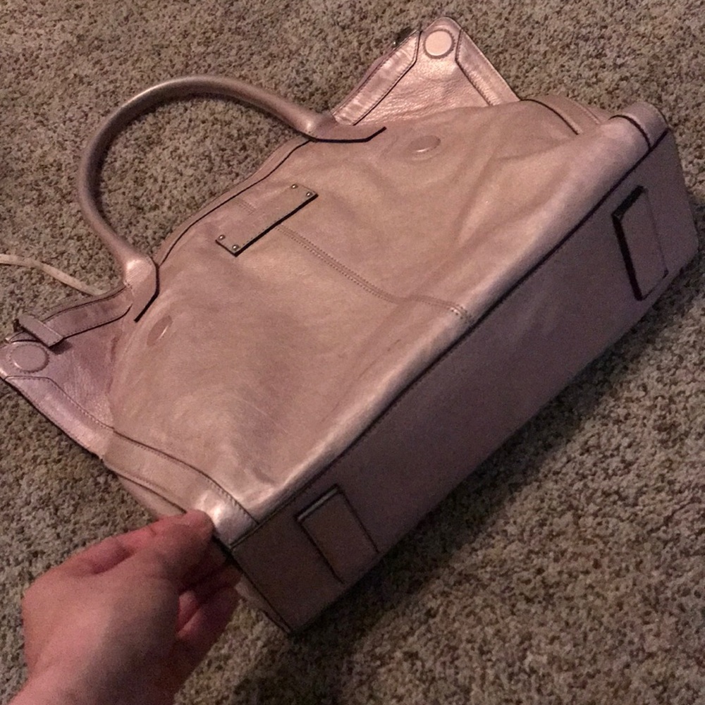 Authentic Alexander McQueen Lambskin de manta😍 - Picture 8 of 8